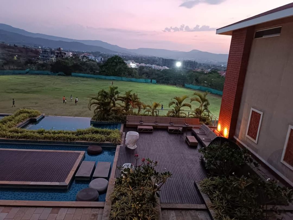 Sunset Deck & Terrace Pool Lounge