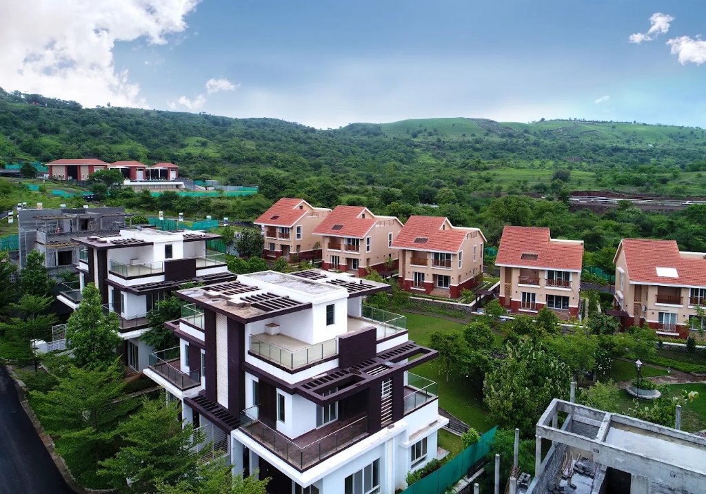 The Crest Modern Mansion